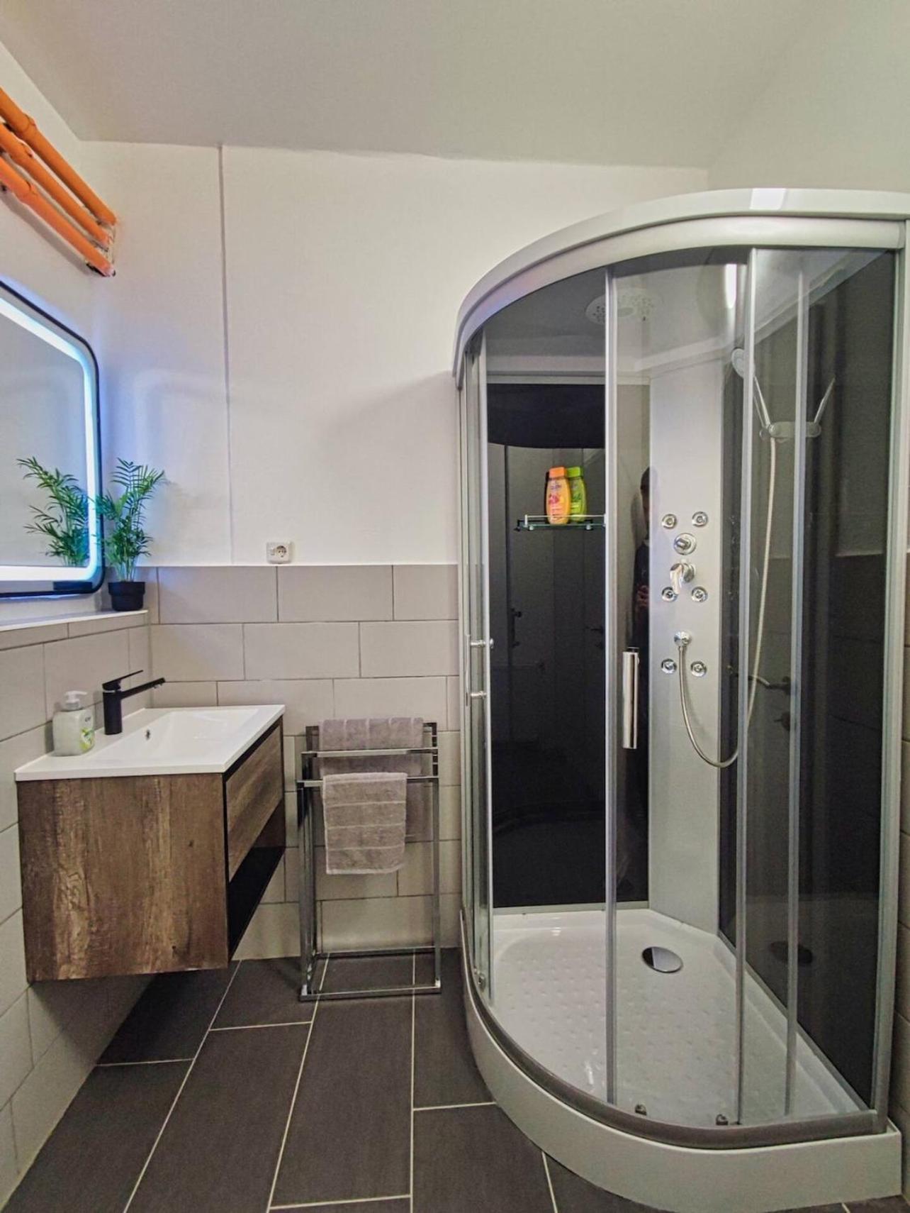 Charmante Wohnung Nahe Wiener Stadthalle Dış mekan fotoğraf